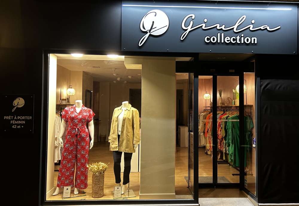 Vitrine Giulia Collection - Prêt-à-porter grande taille à Coutances