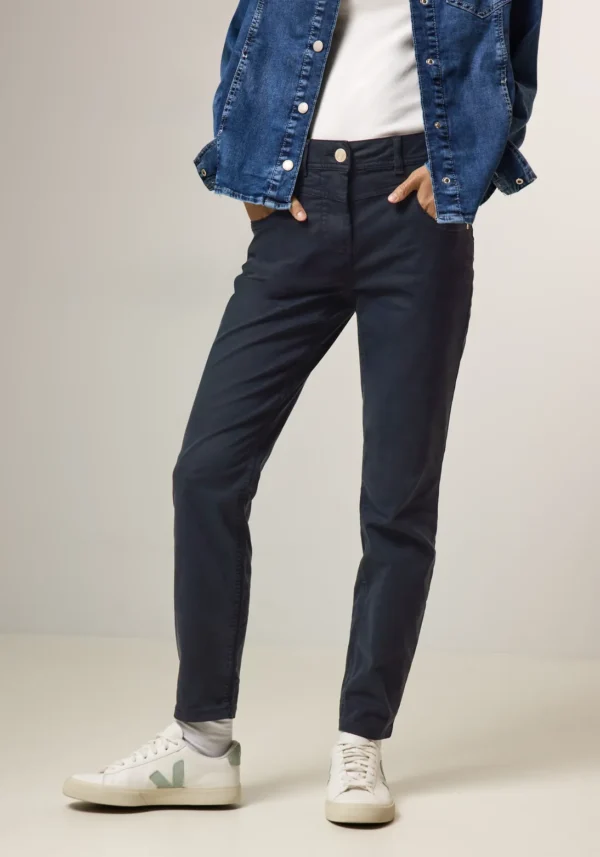 Pantalon bleu marine grande taille Loraine vue face - Giulia Collection Coutances