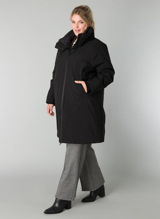 Manteau noir grande taille Riemke vue face - Giulia Collection Coutances