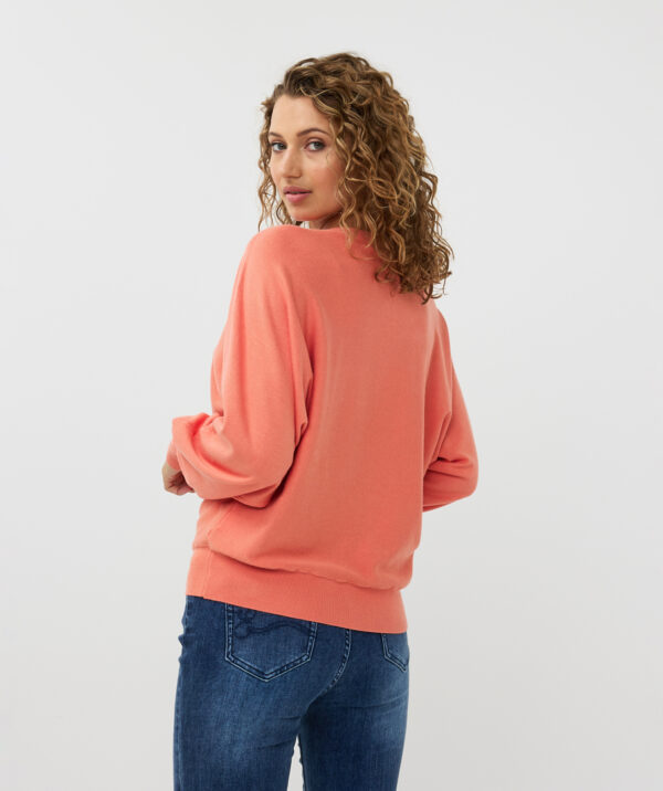 Pull corail grande taille Mélanie vue dos - Giulia Collection Coutances